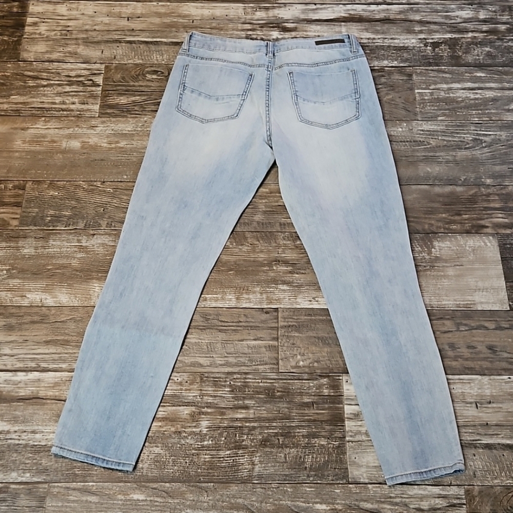 Dollhouse 13 Charley High-Rise Distressed Light Blue Jeans Juniors 13 RN114542 - Picture 3 of 14